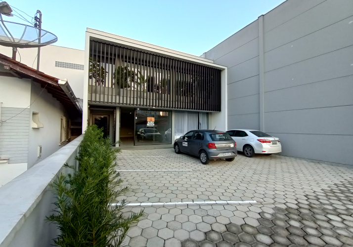 Aluguel Sala Comercial-Bairro Santa Tezinha