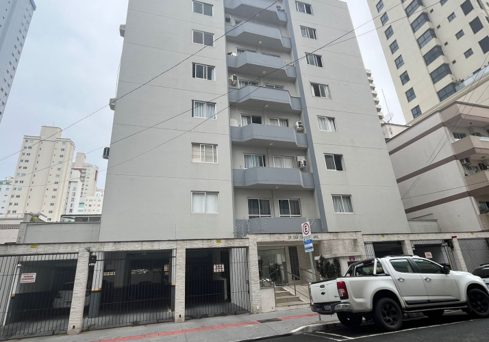 Apartamento no bairro Centro em Balneário Camboriú