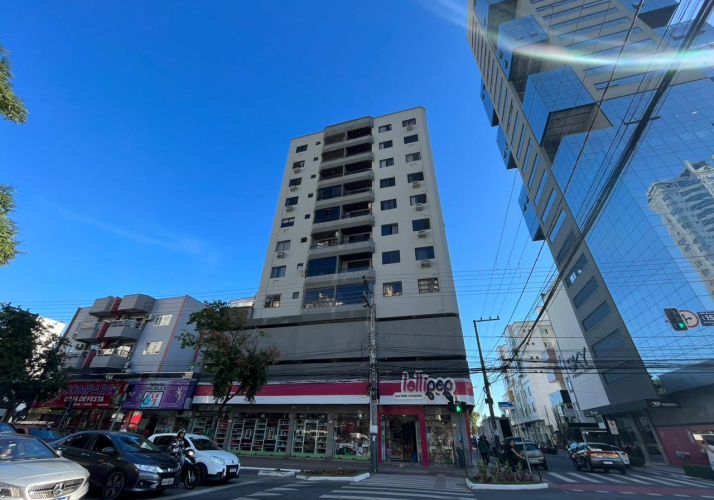 Apartamento no bairro Centro em Balneário Camboriú
