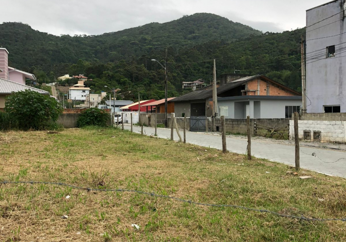 Terreno plano, excelente localização!