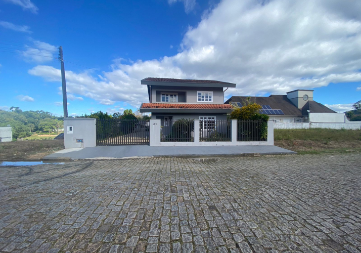 Casa 3 suítes Jardim Maluche Brusque