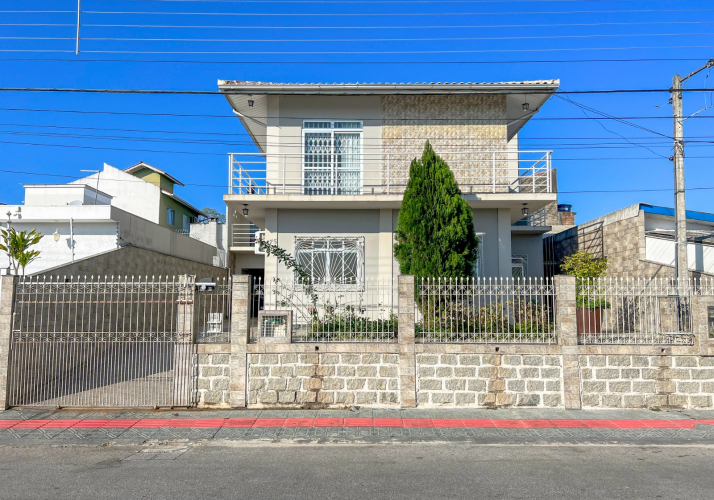 Casa no bairro Forquilhinhas em São José