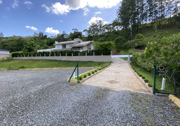 Galpão + Terreno + Casa