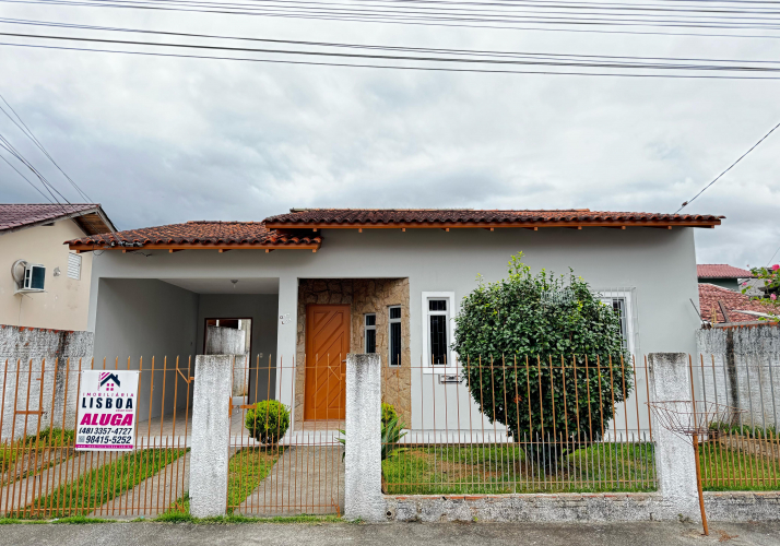 Casa no bairro Forquilhas em São José