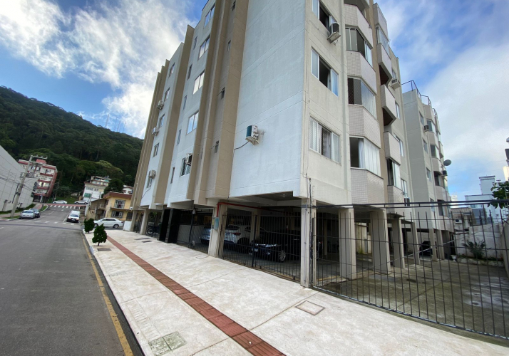 Apartamento no bairro Nações em Balneário Camboriú