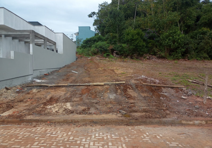 Terreno no bairro Forquilhas em São José