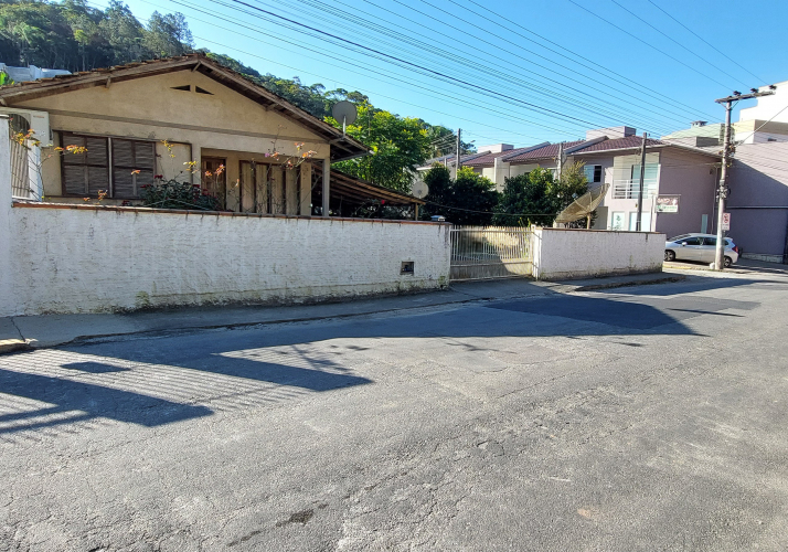 Casa a Venda em Brusque - 3 Quartos - 590 Mil