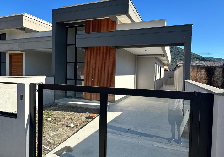 Casa no bairro Forquilhas em São José