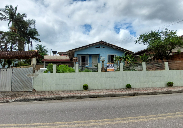 Casa a Venda em Brusque - 400 Mil - 3 Quartos