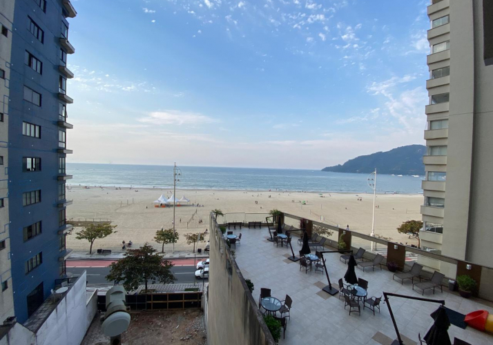 Apartamento no bairro FRENTE MAR em Balneário Camboriú