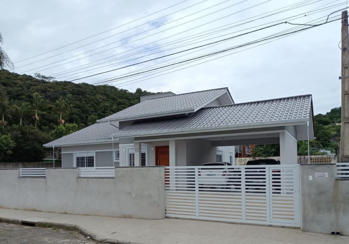 Casa no bairro Forquilhinhas em São José