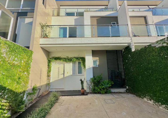 Casa no bairro Praia dos Amores em Balneário Camboriú