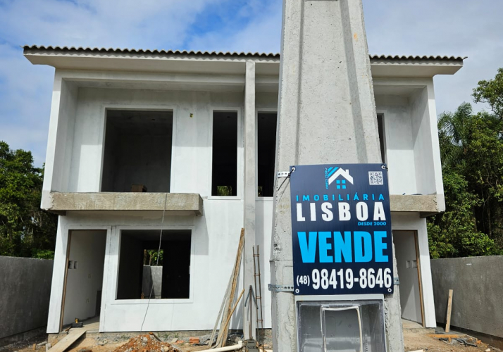 Sobrado no bairro Sertão do Maruim em São José SC