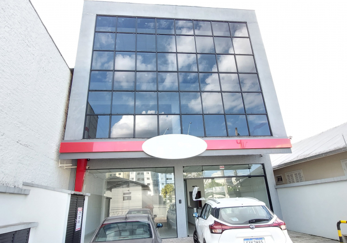 Prédio comercial Salas Centro em Brusque - 640 m² - Aceita Troca