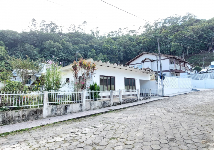 Casa a Venda - Brusque - 3 Quartos - 700 Mil