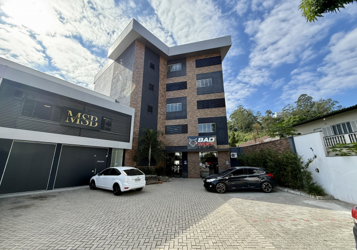 Vende Troca Prédio Novo em Brusque