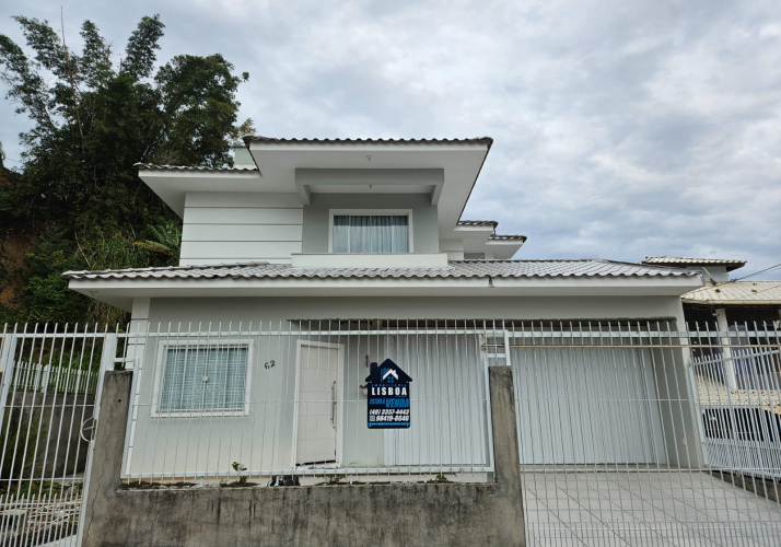 Casa no bairro Forquilhas em São José