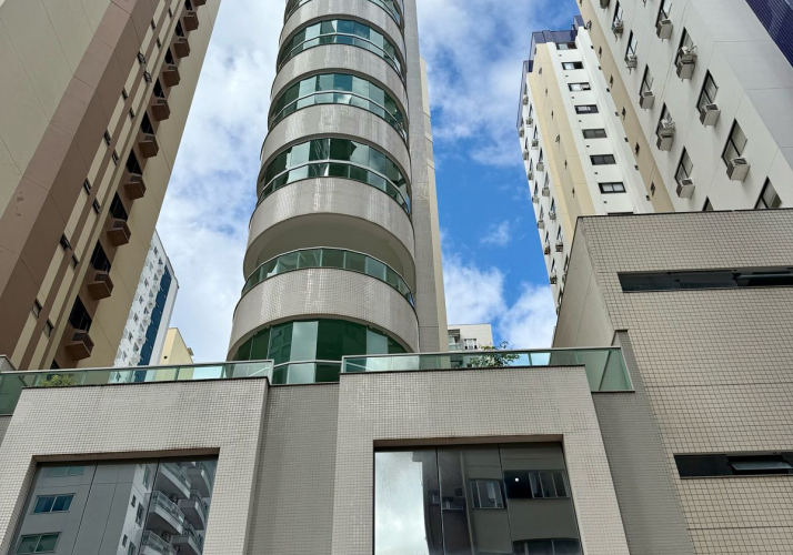 Quadra Mar 3 suítes Balneário Camboriú
