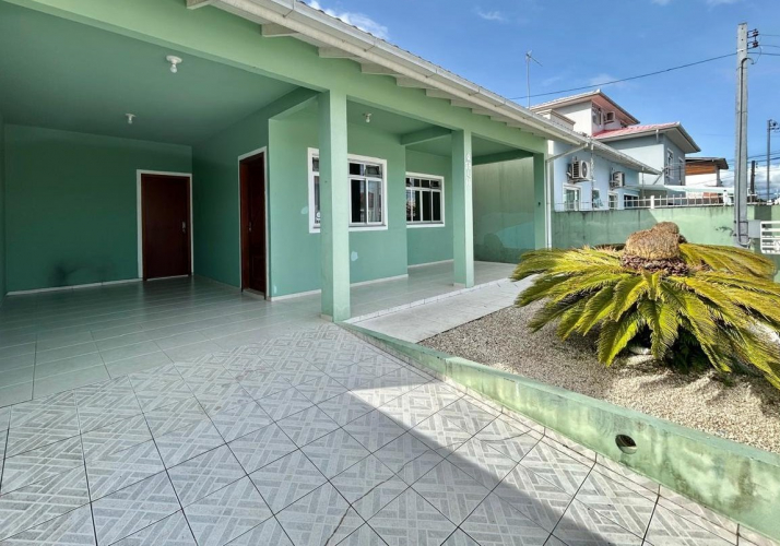 Casa no bairro Forquilhas em São José