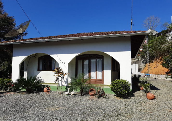 Casa a Venda em Brusque - 3 Quartos - 850 Mil