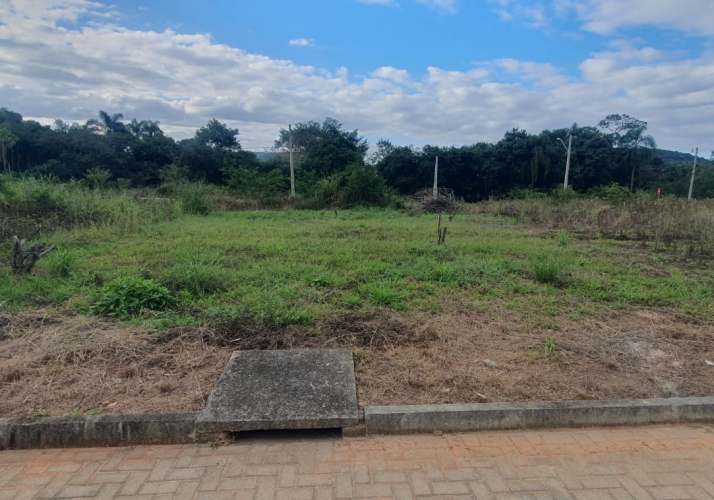 Terreno no bairro Forquilhas em São José