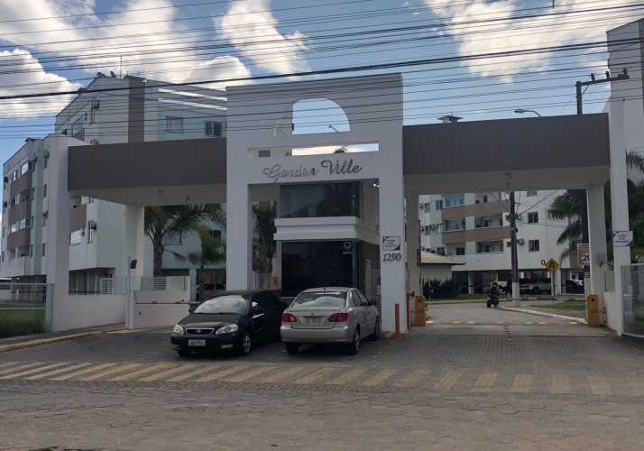 Apartamento no bairro Sertão do Maruim em São José