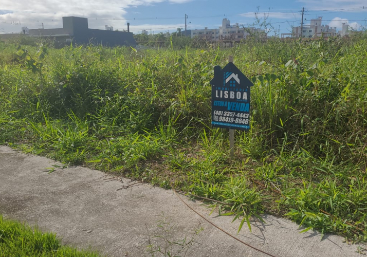 Terreno no bairro Forquilhas em São José
