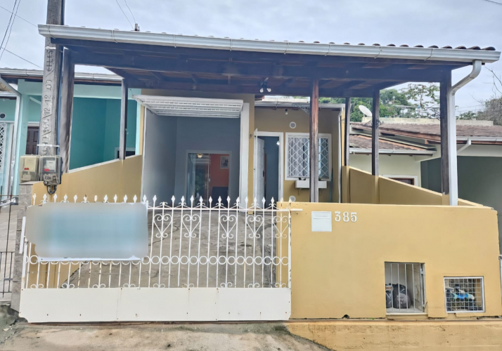 Casa Geminada no bairro Forquilhas em São José