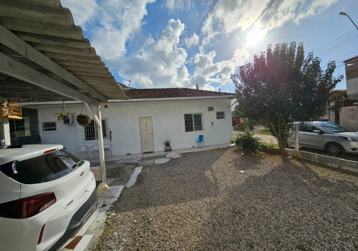 Imóvel com duas casas, em Praia de Fora, Palhoça SC