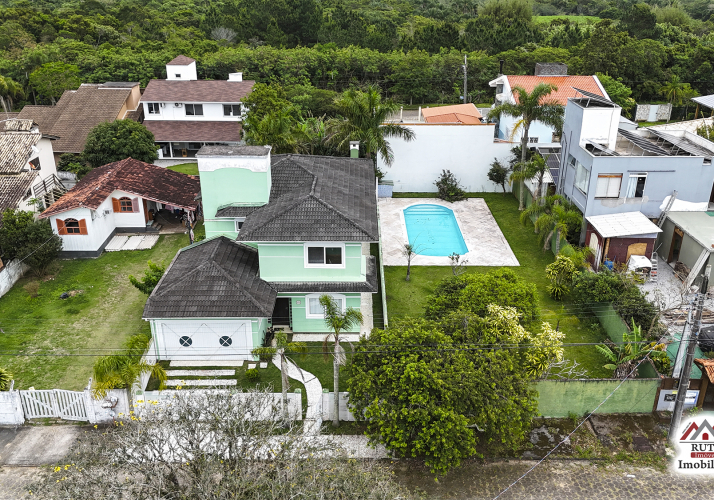 Ampla casa na mais valorizada praia do sul da ilha!