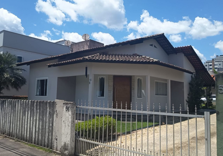 Casa a Venda em Brusque - 3 Quartos - Bairro Guarani - 775 Mil