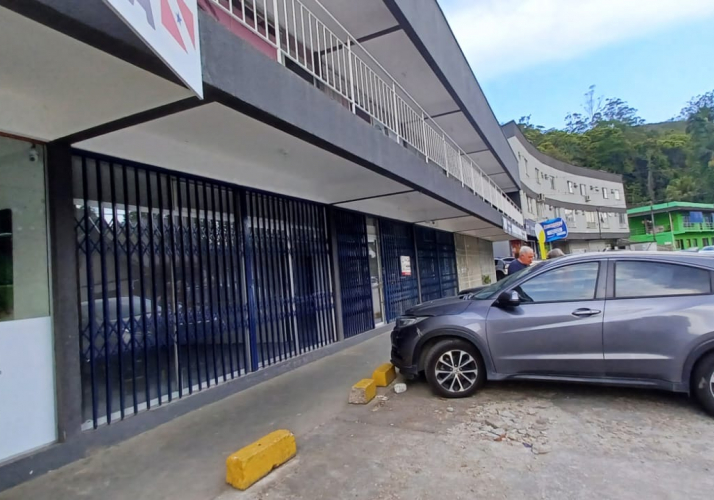 Sala Comercial no bairro Azambuja em Brusque
