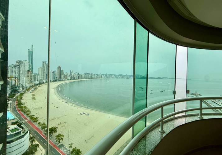 03 Suítes - Frente  Mar - Barra Sul