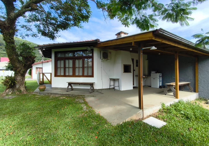 Casa no bairro Armação do Pântano do Sul em Florianópolis