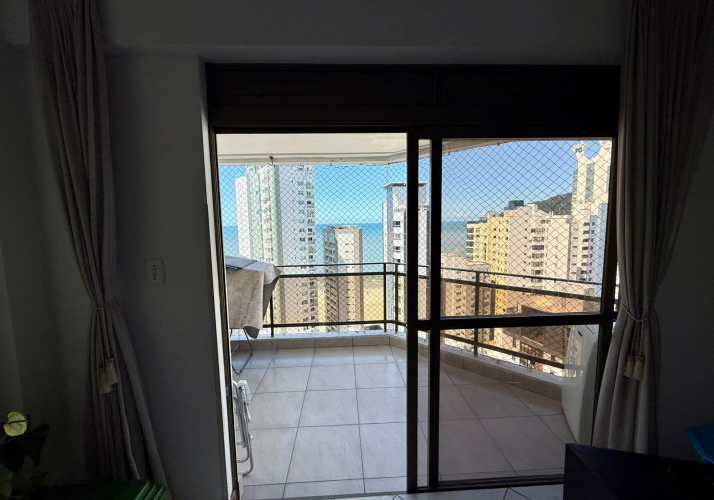 Apartamento QUADRA MAR em Balneário Camboriú