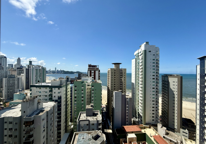 Apartamento QUADRA MAR em Balneário Camboriú
