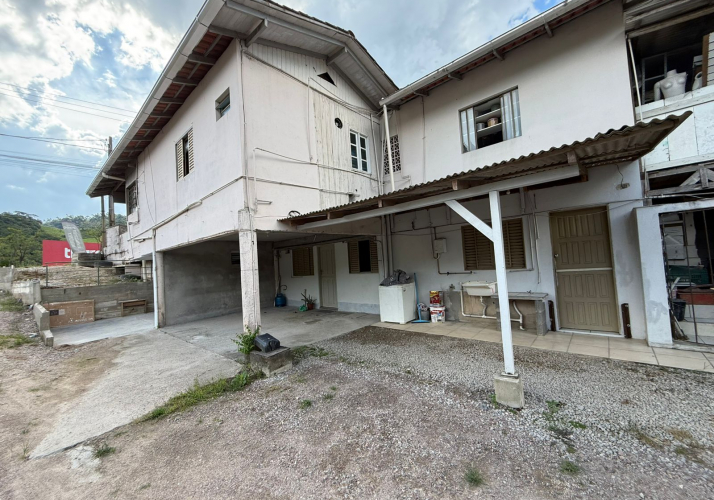 Quitinete no bairro Bateas em Brusque