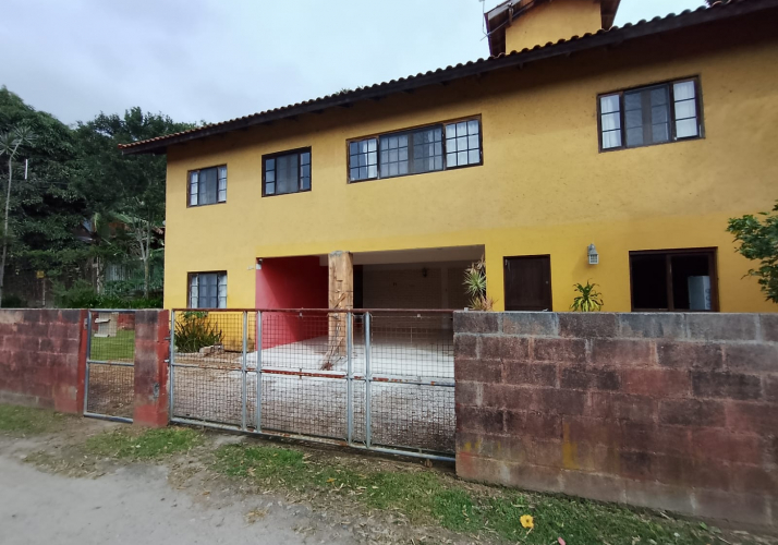 Apartamento no bairro Armação do Pântano do Sul em Florianópolis