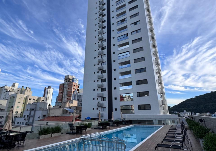 Apartamento Novo com 2 Suítes - Centro