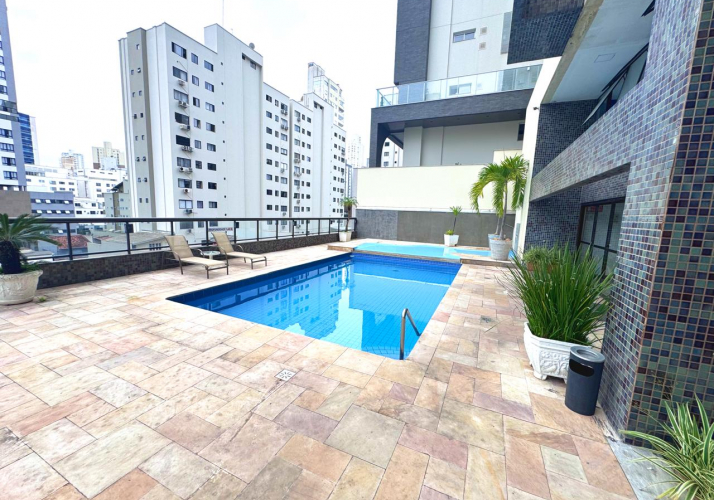 Apartamento no bairro Centro em Balneário Camboriú