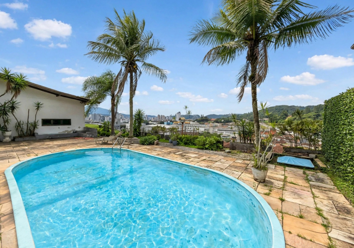 Terreno 2.000m² com vista definitiva para Brusque