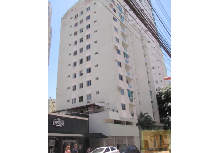 Apartamento no bairro Centro em Balneário Camboriú