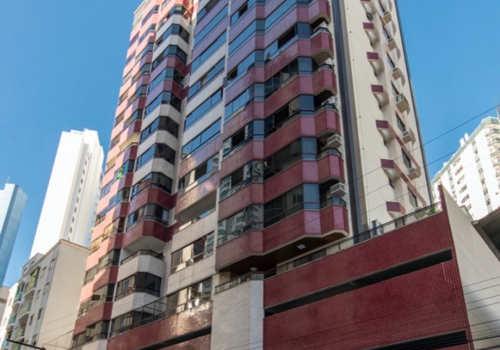 5 suítes - 338m² QUADRA MAR