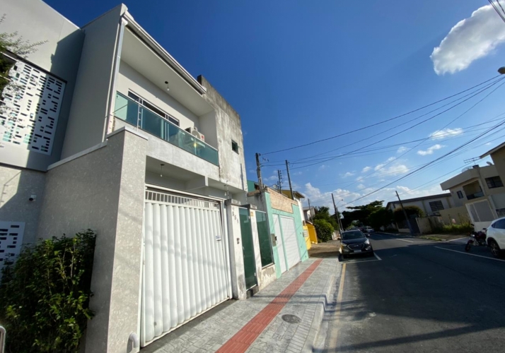 Sobrado no Centro de Bal. Camboriú